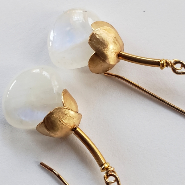 Moonstone earrings 14k gold deals